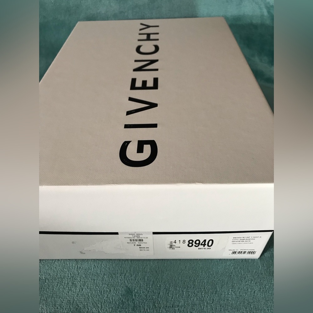 Givenchy City Sport Graffiti Logo Leather Sneakers size 7.5 Woman’s shoes - Picture 10 of 10